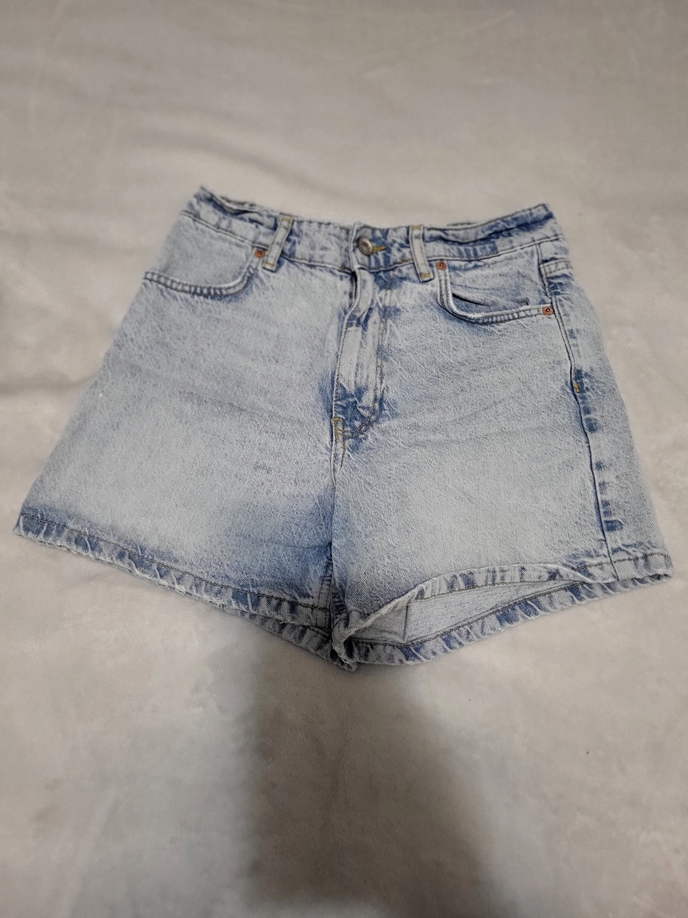 ZARA Light Wash High-Rise Denim Mom Shorts Size 4
